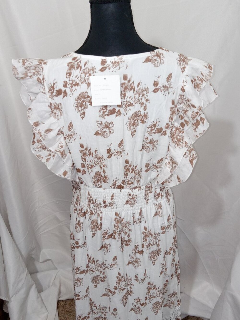 NWT J Gee Maxi Dress Size L White Brown Floral Cottagecore Smocked Boho Flutter - Picture 4 of 16